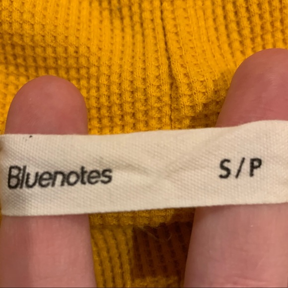 Cropped Top - Picture 2 of 2